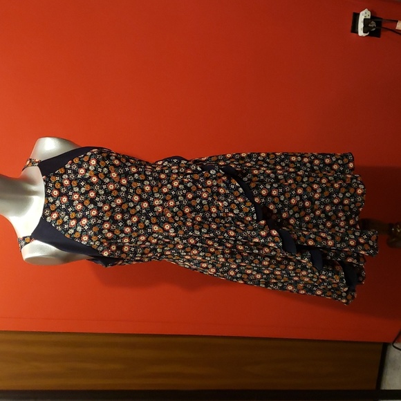 esley Lady's Tiered Blue Sheer Lined Dress with Ruffled Flounce - Picture 5 of 10